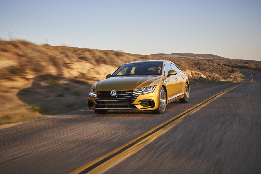  Volkswagen Arteon 4Motion R-Line 2019 года  (NA) (фото 37 из 40)